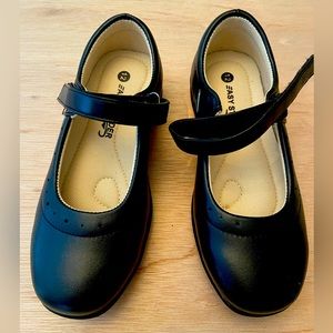 Girls Easy Strider Black Mary janes. Size 12. New, never worn. Perfect condition